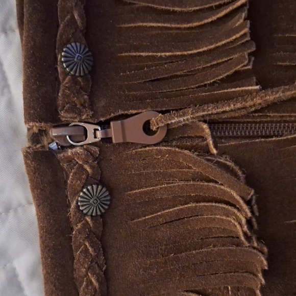 Minnetonka Boots 👢 - Picture 3 of 7